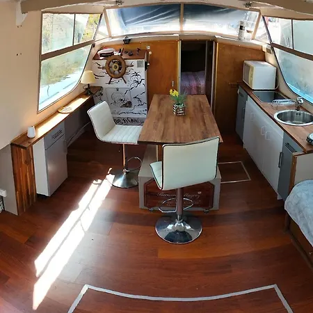 Botel Bateau Pearl *